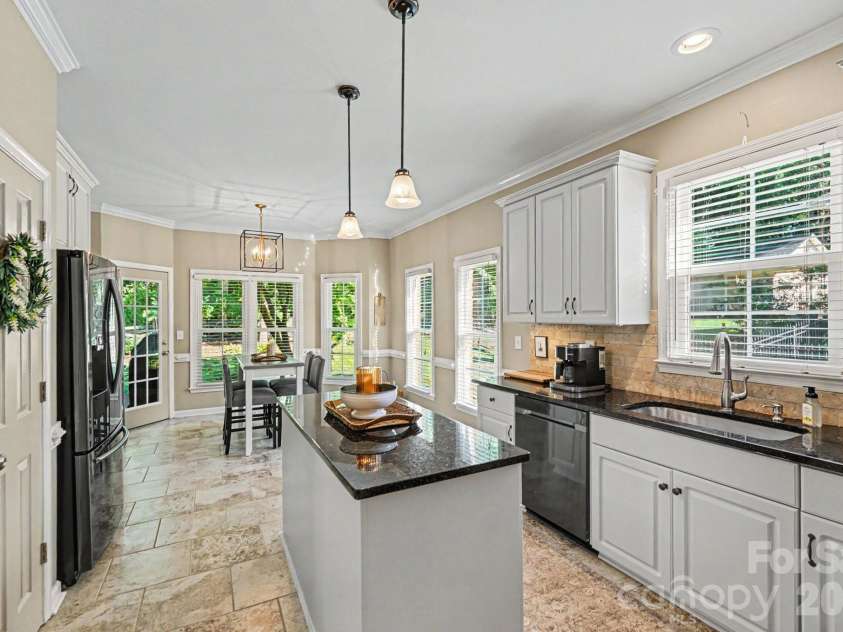 4335 Winterberry Ridge Court, Winston Salem, NC 27103.  MLS# CAR4389980, YatesRealty ID 35502. 