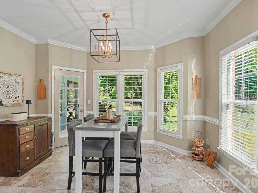 4335 Winterberry Ridge Court, Winston Salem, NC 27103.  MLS# CAR4389980, YatesRealty ID 35502. 