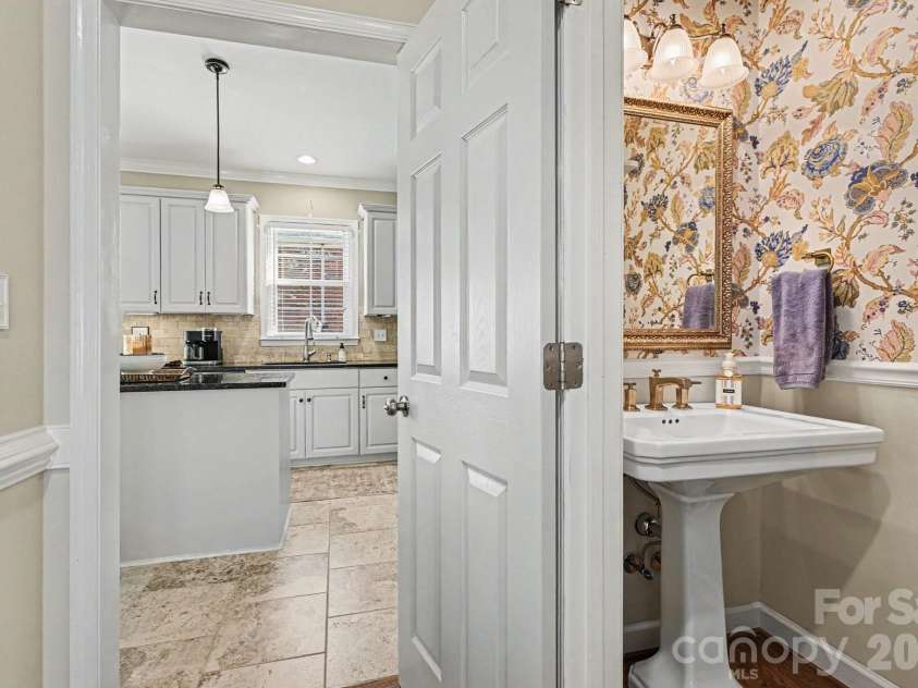 4335 Winterberry Ridge Court, Winston Salem, NC 27103.  MLS# CAR4389980, YatesRealty ID 35502. 