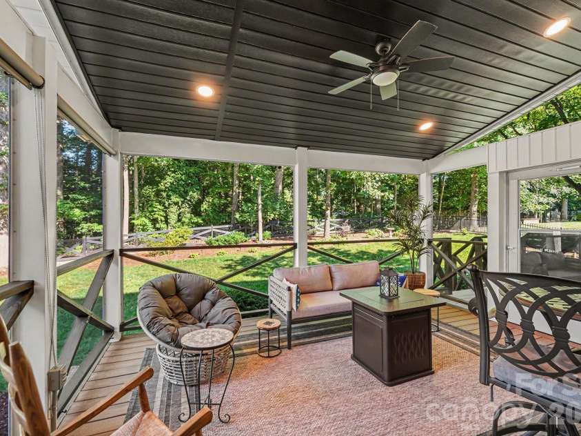 4335 Winterberry Ridge Court, Winston Salem, NC 27103.  MLS# CAR4389980, YatesRealty ID 35502. 