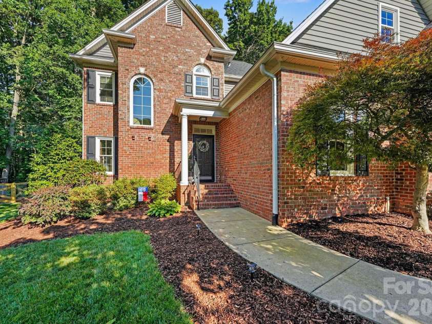 4335 Winterberry Ridge Court, Winston Salem, NC 27103.  MLS# CAR4389980, YatesRealty ID 35502. 