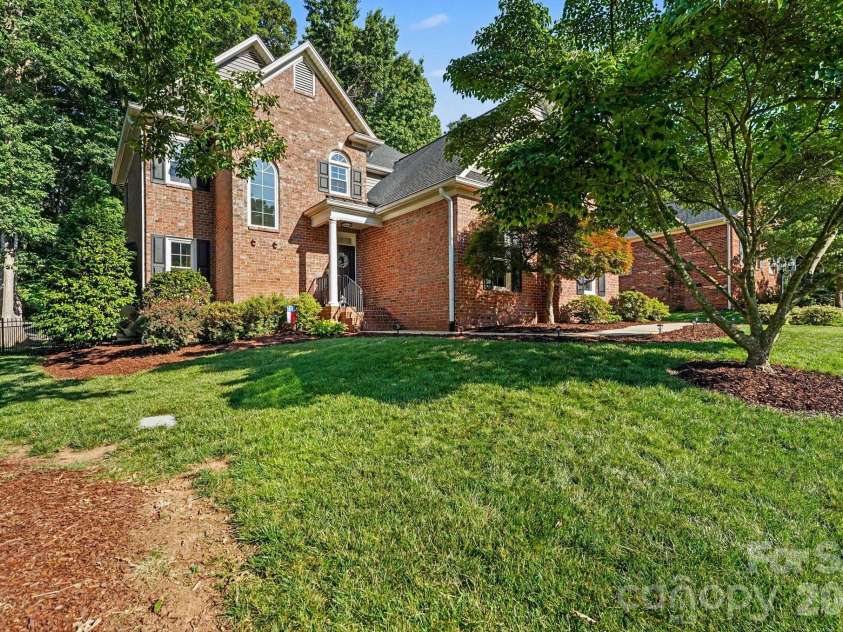 4335 Winterberry Ridge Court, Winston Salem, NC 27103.  MLS# CAR4389980, YatesRealty ID 35502. 