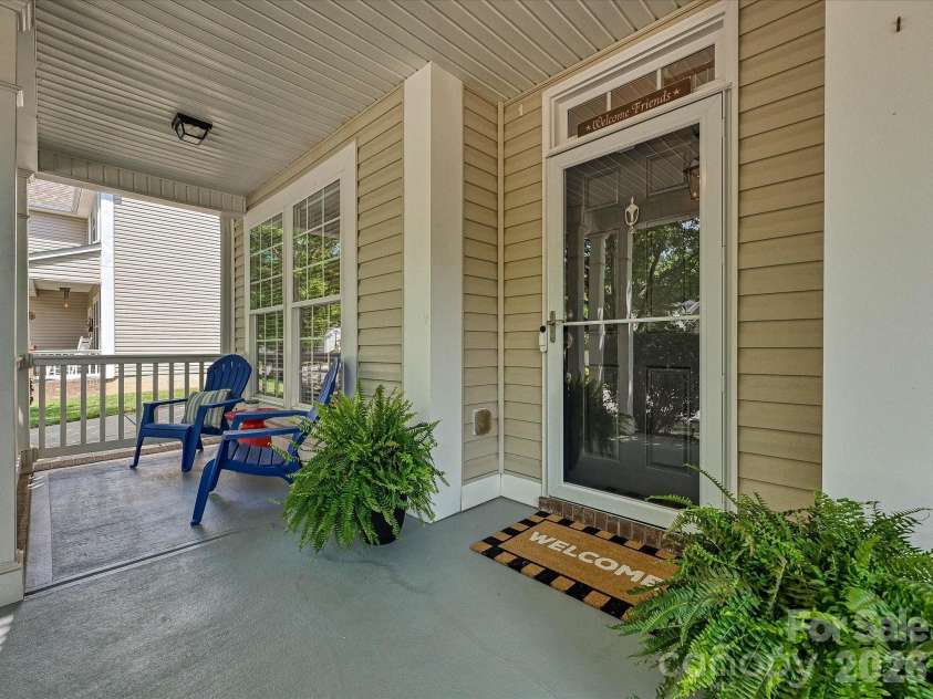 1173 STONEDOWN Lane, Matthews, NC 28104.  MLS# CAR4399448, YatesRealty ID 35503. 