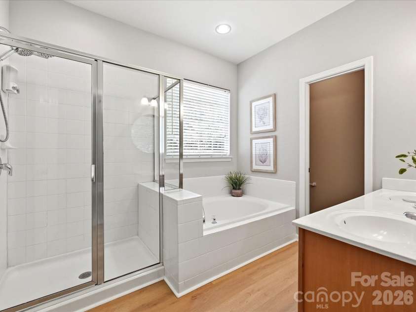 1173 STONEDOWN Lane, Matthews, NC 28104.  MLS# CAR4399448, YatesRealty ID 35503. 