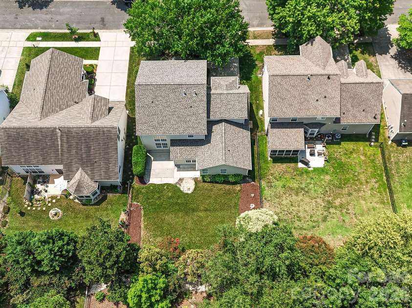 1173 STONEDOWN Lane, Matthews, NC 28104.  MLS# CAR4399448, YatesRealty ID 35503. 