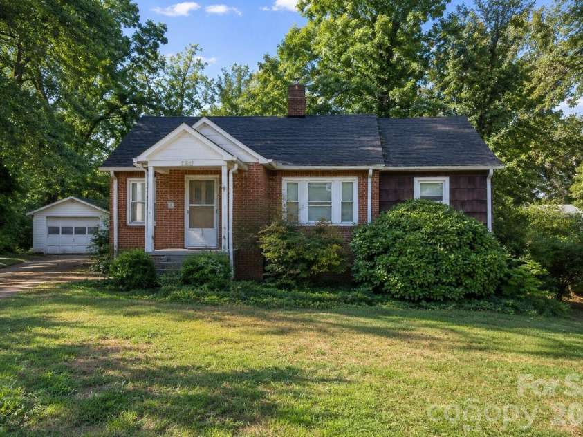 2337 NC 10 Highway, Newton, NC 28658.  MLS# CAR4400172, YatesRealty ID 35504. 