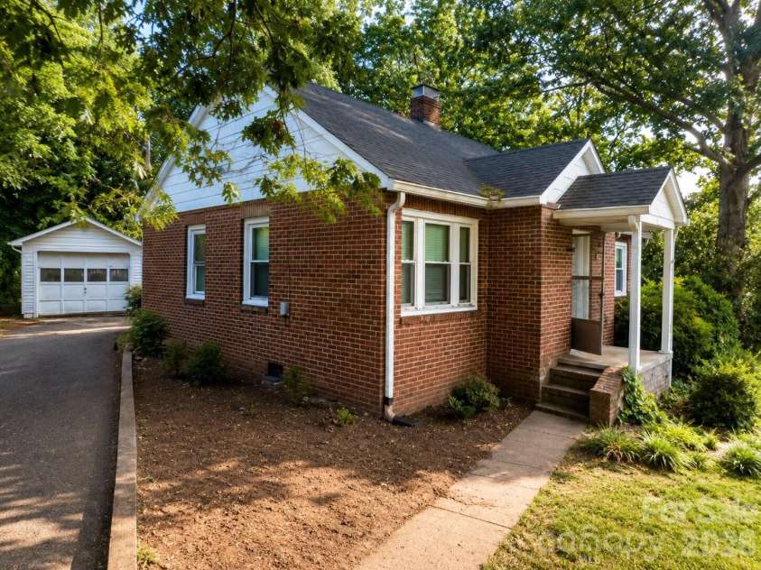 2337 NC 10 Highway, Newton, NC 28658.  MLS# CAR4400172, YatesRealty ID 35504. 