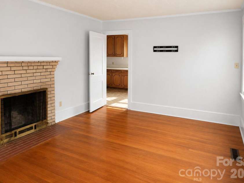 2337 NC 10 Highway, Newton, NC 28658.  MLS# CAR4400172, YatesRealty ID 35504. 