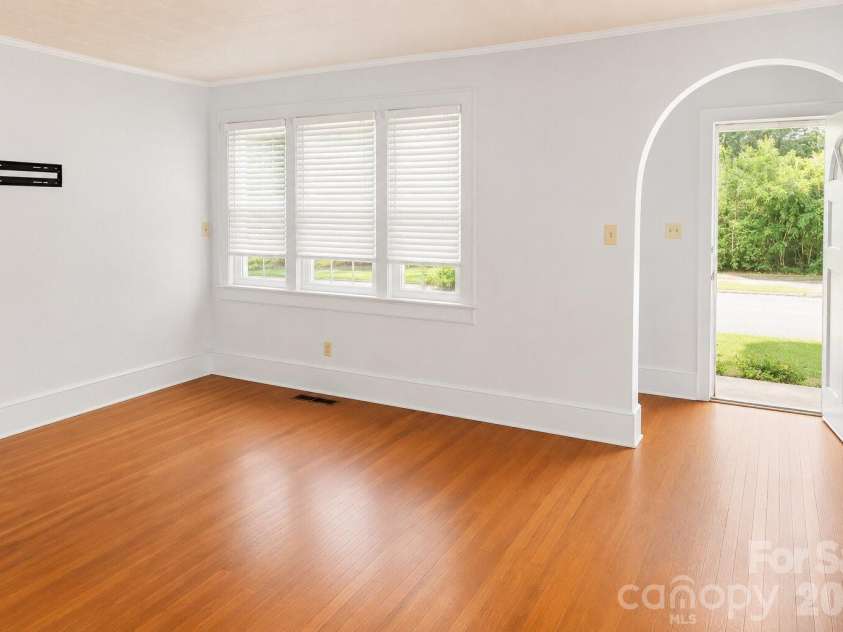2337 NC 10 Highway, Newton, NC 28658.  MLS# CAR4400172, YatesRealty ID 35504. 