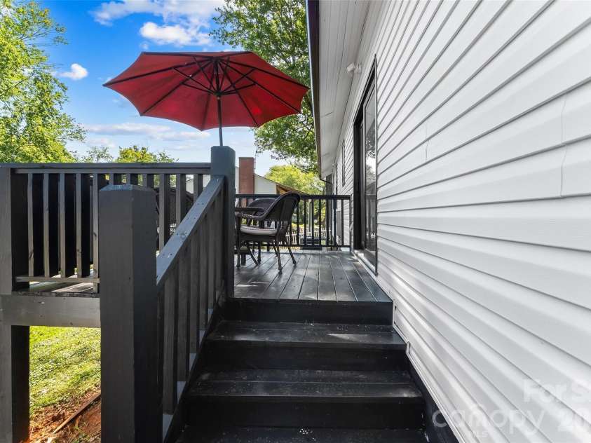 4816 Klutz Place, Granite Falls, NC 28630.  MLS# CAR4401378, YatesRealty ID 35509. 