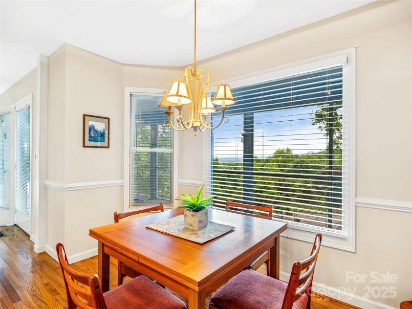 811 Sunlight Ridge, Hendersonville, NC 29792.  MLS# CAR4303140, YatesRealty ID 3551. 