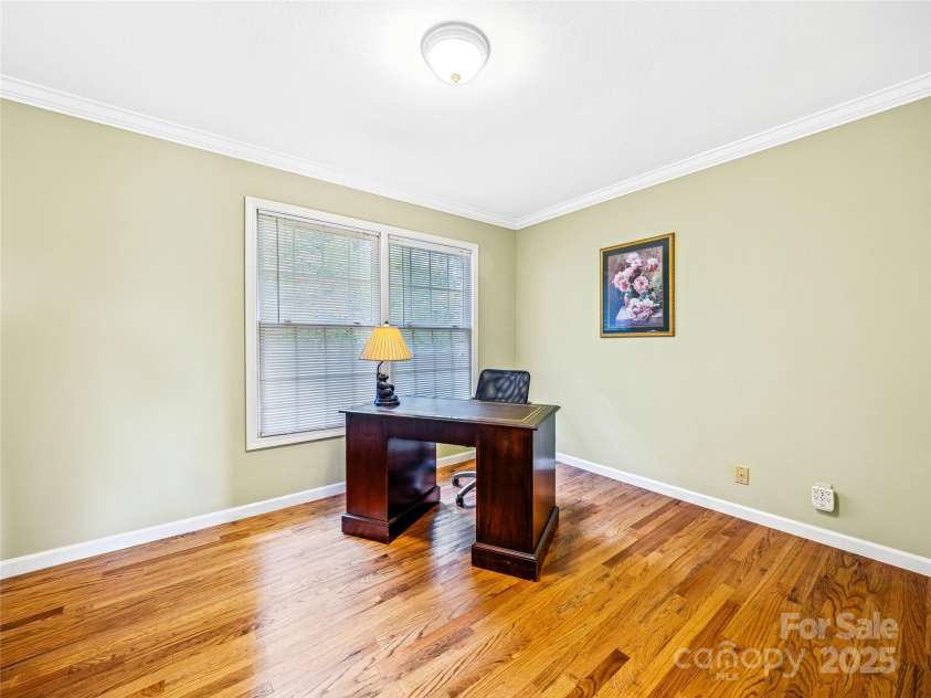 811 Sunlight Ridge, Hendersonville, NC 29792.  MLS# CAR4303140, YatesRealty ID 3551. 
