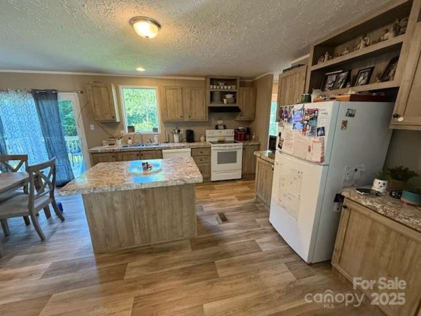 5371 Pinnacle Mountain Road, Zirconia, NC 28790.  MLS# CAR4285998, YatesRealty ID 35510. 