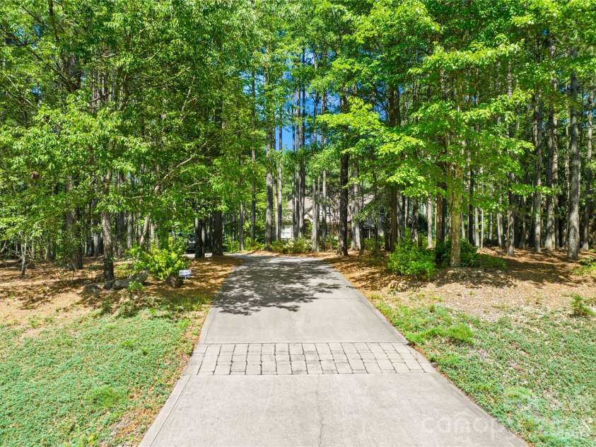 6830 Goose Point Drive, Denver, NC 28037.  MLS# CAR4387726, YatesRealty ID 35512. 