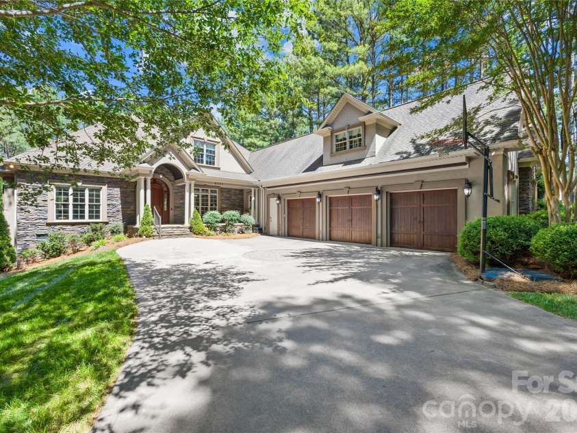 6830 Goose Point Drive, Denver, NC 28037.  MLS# CAR4387726, YatesRealty ID 35512. 