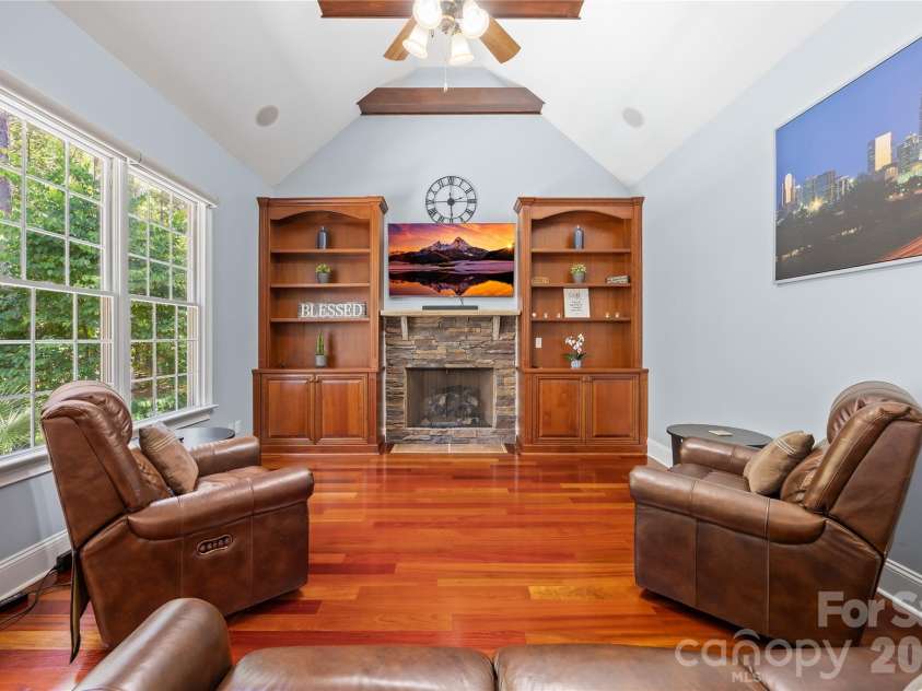 6830 Goose Point Drive, Denver, NC 28037.  MLS# CAR4387726, YatesRealty ID 35512. 