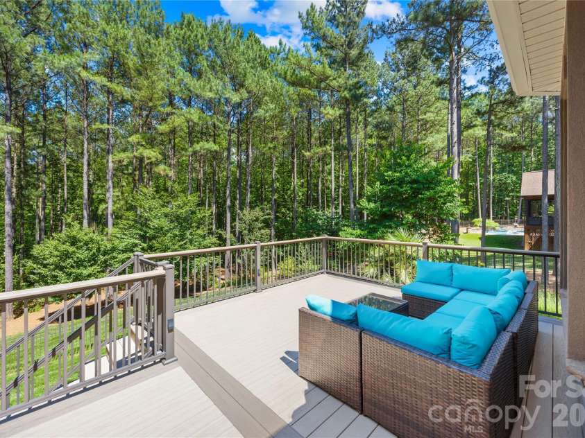 6830 Goose Point Drive, Denver, NC 28037.  MLS# CAR4387726, YatesRealty ID 35512. 