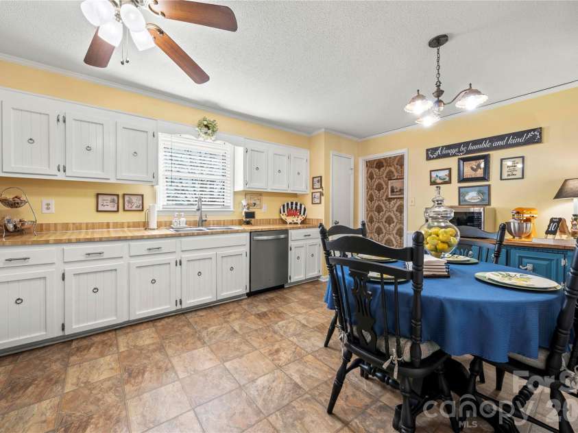 140 Patrick Road, Gastonia, NC 28056.  MLS# CAR4337975, YatesRealty ID 35513. 