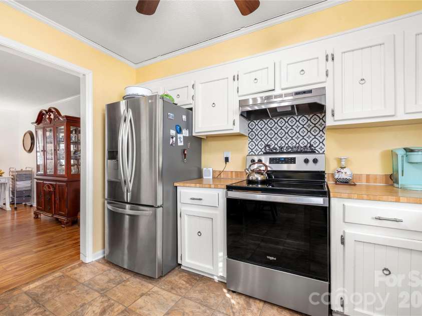 140 Patrick Road, Gastonia, NC 28056.  MLS# CAR4337975, YatesRealty ID 35513. 