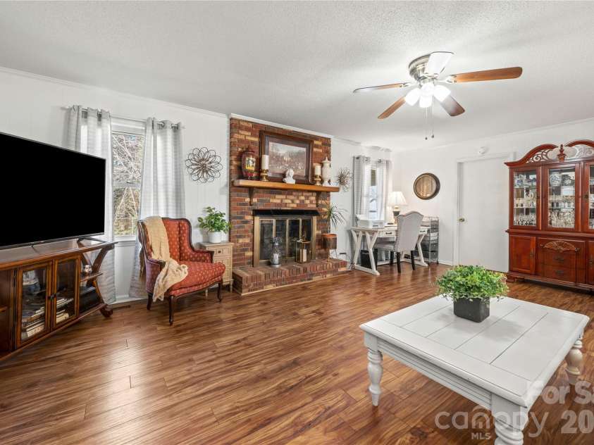 140 Patrick Road, Gastonia, NC 28056.  MLS# CAR4337975, YatesRealty ID 35513. 