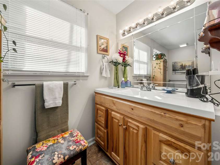 140 Patrick Road, Gastonia, NC 28056.  MLS# CAR4337975, YatesRealty ID 35513. 