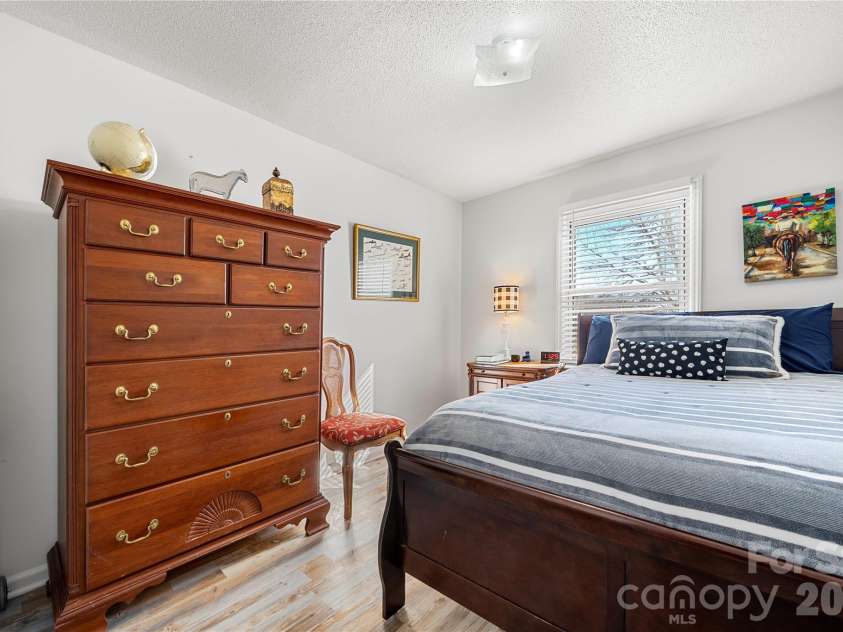 140 Patrick Road, Gastonia, NC 28056.  MLS# CAR4337975, YatesRealty ID 35513. 