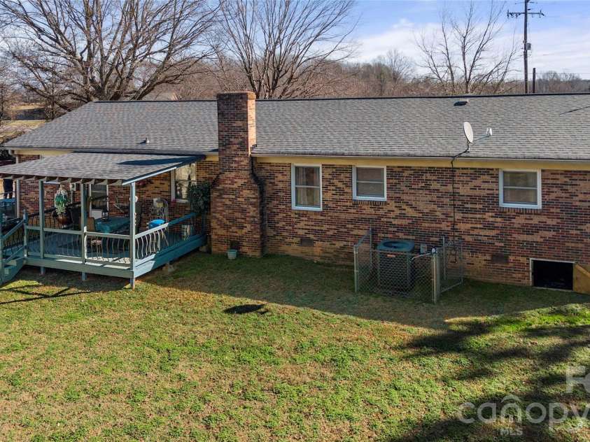 140 Patrick Road, Gastonia, NC 28056.  MLS# CAR4337975, YatesRealty ID 35513. 