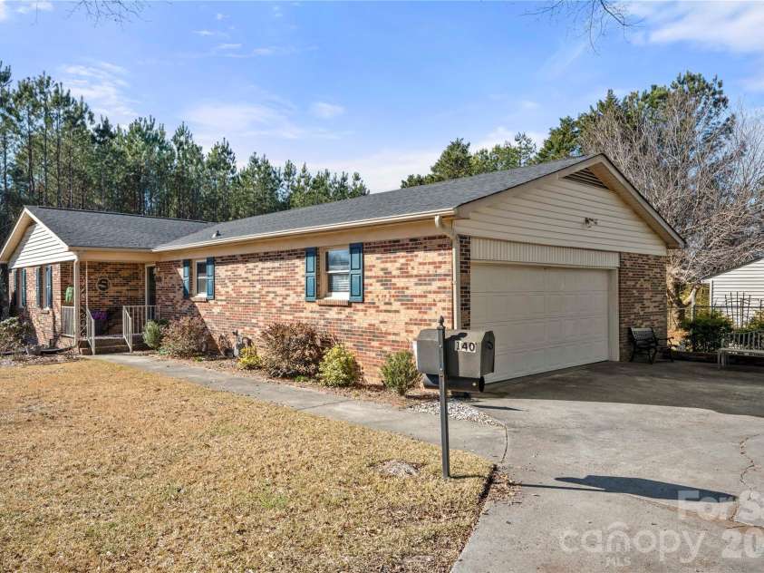 140 Patrick Road, Gastonia, NC 28056.  MLS# CAR4337975, YatesRealty ID 35513. 