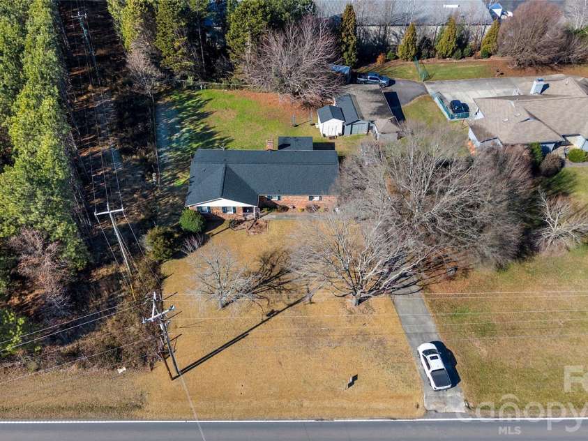 140 Patrick Road, Gastonia, NC 28056.  MLS# CAR4337975, YatesRealty ID 35513. 