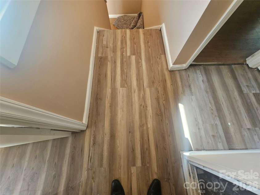5322 Farm Pond Lane, Charlotte, NC 28212.  MLS# CAR4400346, YatesRealty ID 35513. 