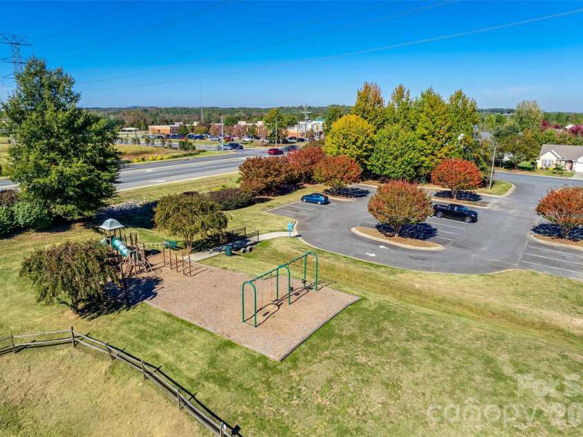 252 Hydrangea Drive, Clover, SC 29710.  MLS# CAR4353447, YatesRealty ID 35515. 