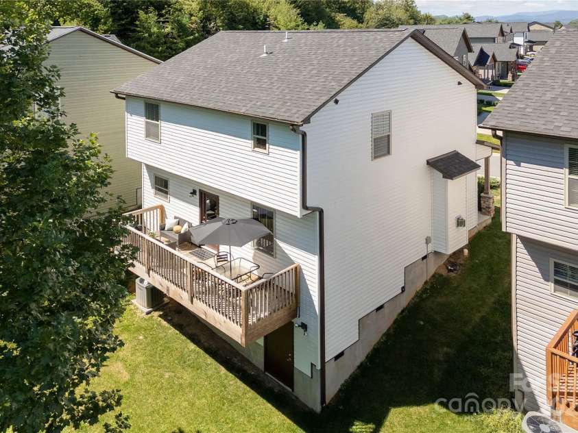 195 Cardwell Lane, Fletcher, NC 28732.  MLS# CAR4296464, YatesRealty ID 35516. 