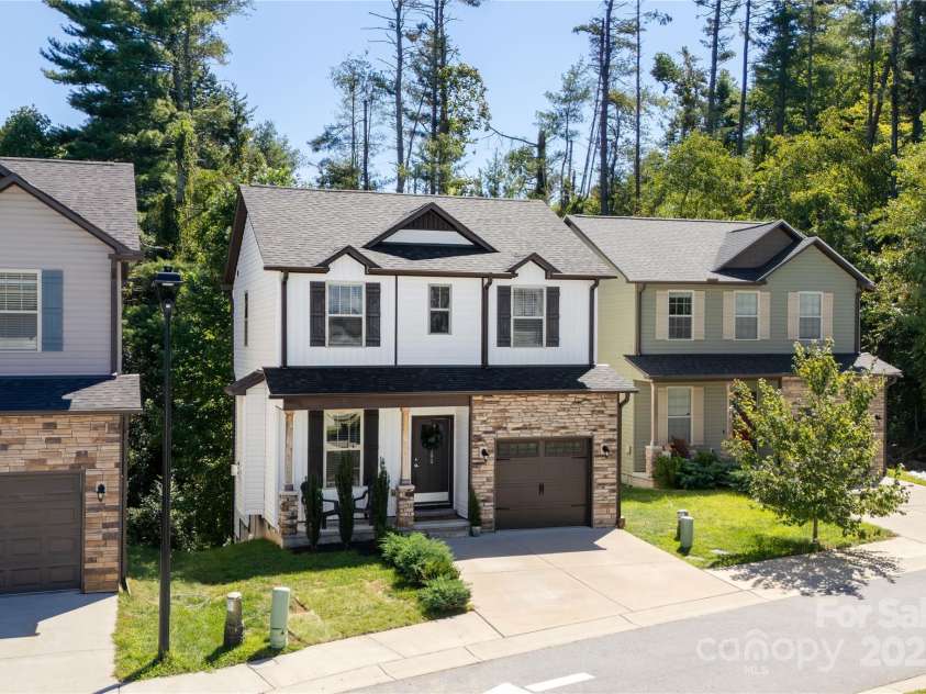 195 Cardwell Lane, Fletcher, NC 28732.  MLS# CAR4296464, YatesRealty ID 35516. 