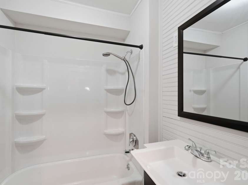 307 Clay Street, Belmont, NC 28012.  MLS# CAR4399871, YatesRealty ID 35518. Bathroom