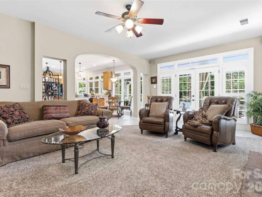 10536 Providence Arbours Drive, Charlotte, NC 28270.  MLS# CAR4397892, YatesRealty ID 35519. 