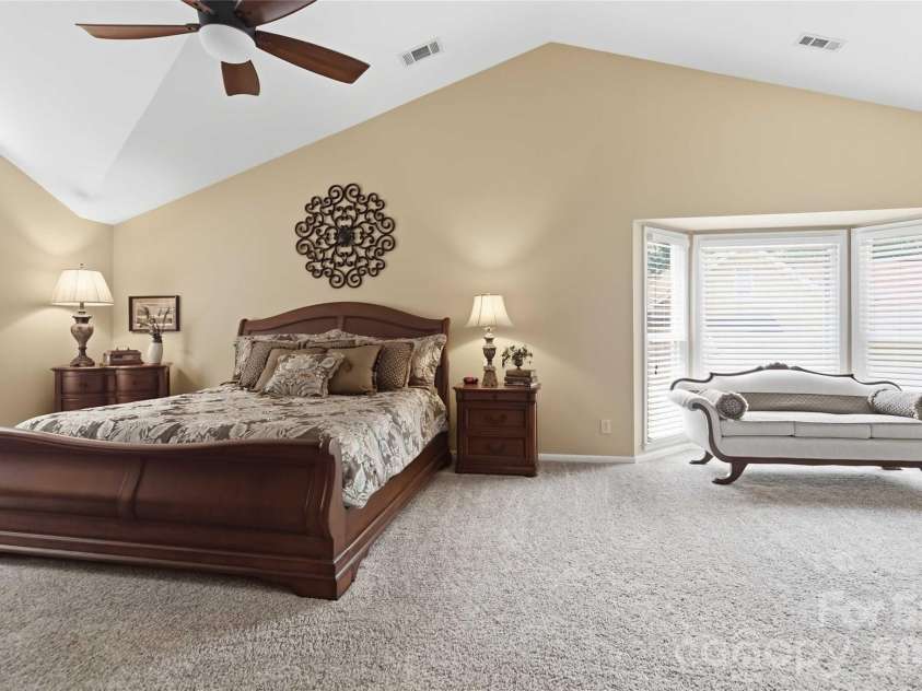 10536 Providence Arbours Drive, Charlotte, NC 28270.  MLS# CAR4397892, YatesRealty ID 35519. 