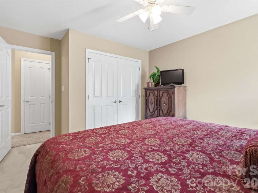 10536 Providence Arbours Drive, Charlotte, NC 28270.  MLS# CAR4397892, YatesRealty ID 35519. 