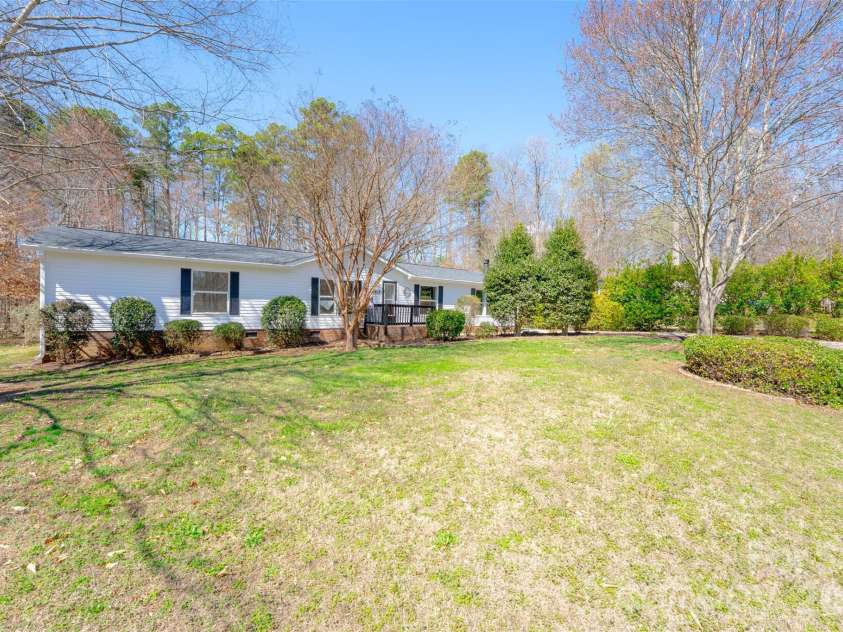 188 Crystal Bay Drive, Mooresville, NC 28115.  MLS# CAR4350584, YatesRealty ID 3552. 
