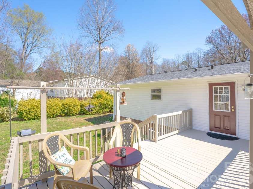 188 Crystal Bay Drive, Mooresville, NC 28115.  MLS# CAR4350584, YatesRealty ID 3552. 