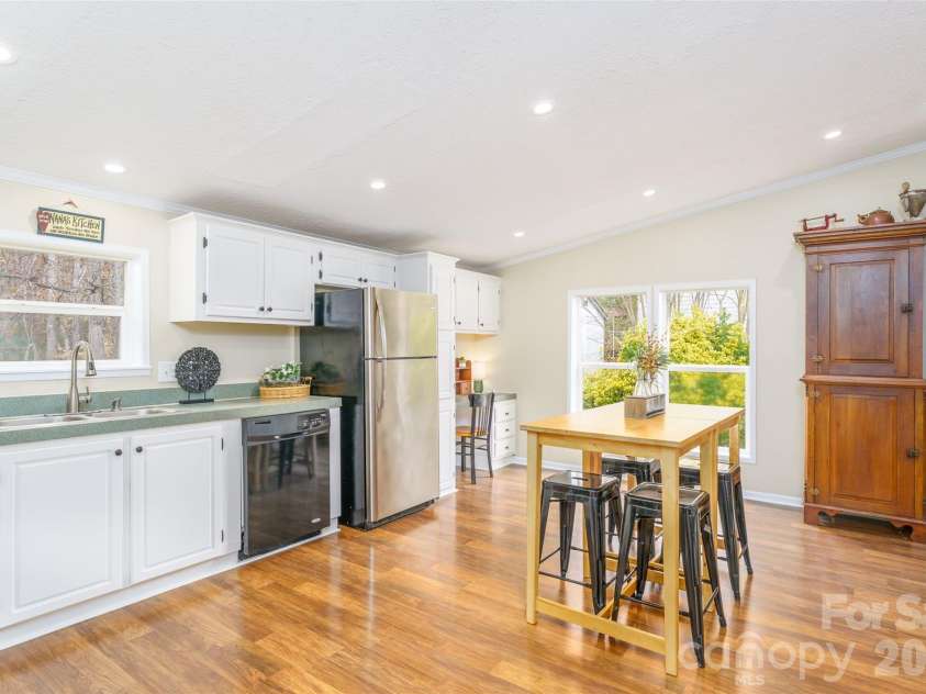 188 Crystal Bay Drive, Mooresville, NC 28115.  MLS# CAR4350584, YatesRealty ID 3552. 