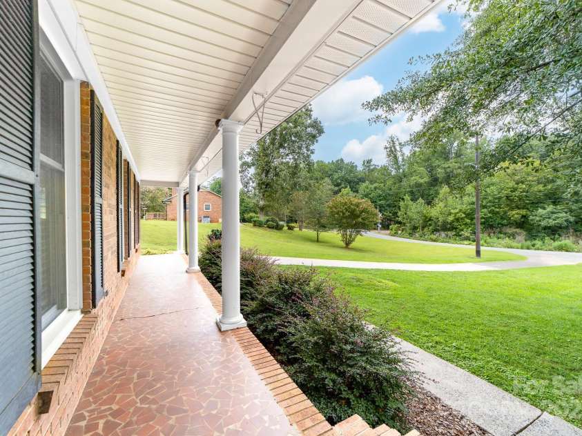 433 Central Avenue, Mount Holly, NC 28120.  MLS# CAR4297899, YatesRealty ID 35520. 
