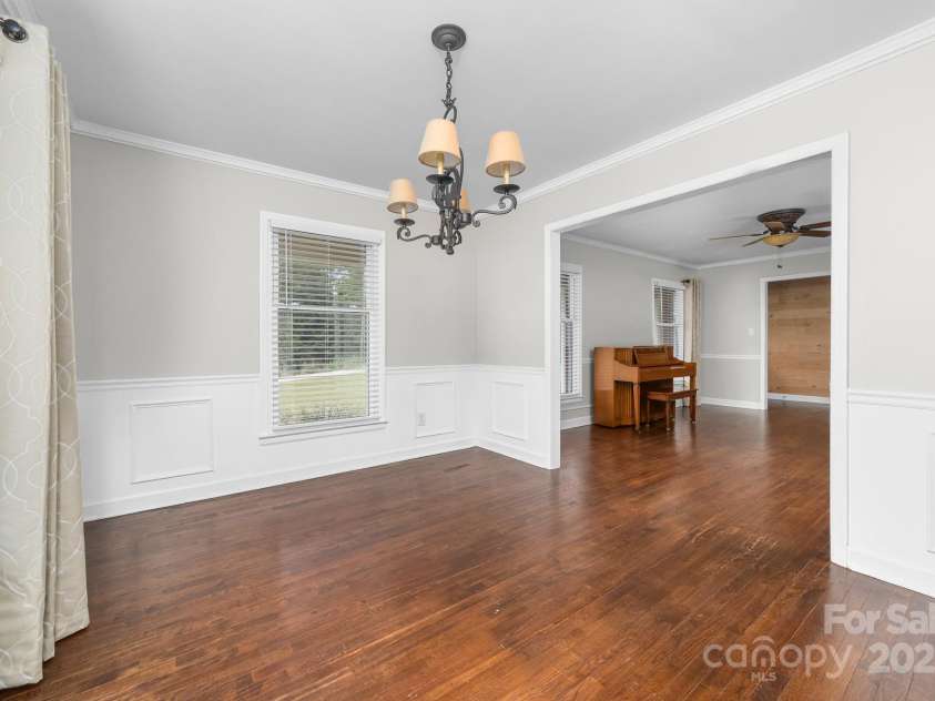 433 Central Avenue, Mount Holly, NC 28120.  MLS# CAR4297899, YatesRealty ID 35520. 