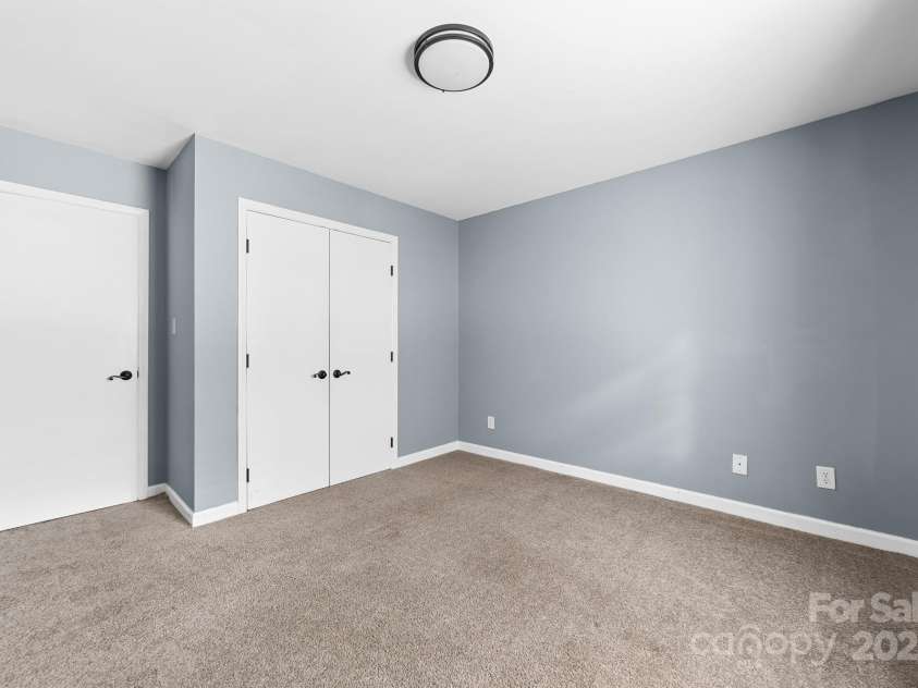 433 Central Avenue, Mount Holly, NC 28120.  MLS# CAR4297899, YatesRealty ID 35520. 