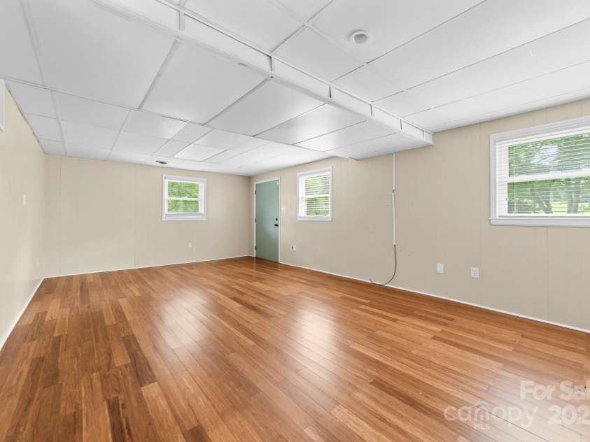 433 Central Avenue, Mount Holly, NC 28120.  MLS# CAR4297899, YatesRealty ID 35520. 