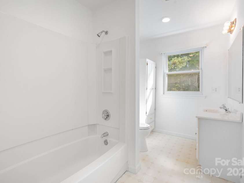 1503 Lakeview Drive, Pineville, NC 28134.  MLS# CAR4296533, YatesRealty ID 35521. 