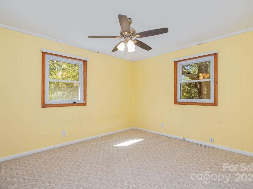 1503 Lakeview Drive, Pineville, NC 28134.  MLS# CAR4296533, YatesRealty ID 35521. 