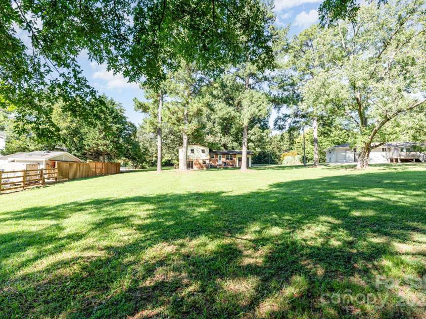 1503 Lakeview Drive, Pineville, NC 28134.  MLS# CAR4296533, YatesRealty ID 35521. 