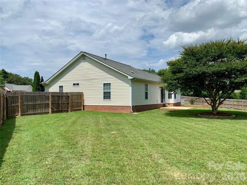 2301 Hunters Way, Monroe, NC 28110.  MLS# CAR4398199, YatesRealty ID 35522. 