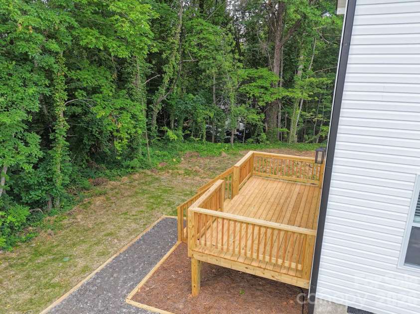58 Taft Street, Black Mountain, NC 28711.  MLS# CAR4394214, YatesRealty ID 35523. 