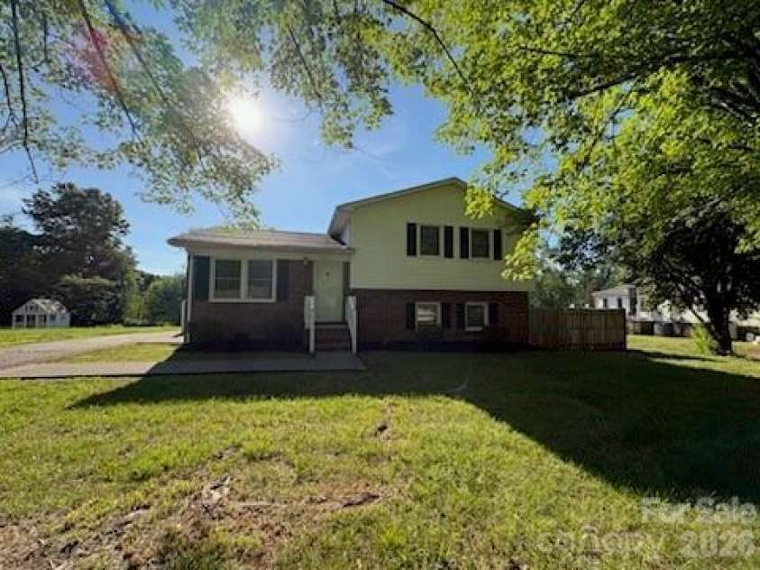 122 Wallace Street, Boonville, NC 27011.  MLS# CAR4389117, YatesRealty ID 35524. 